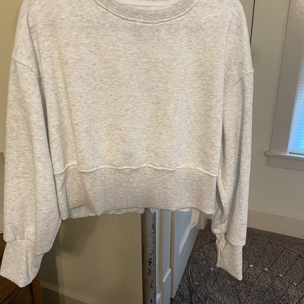 Sweatshirt